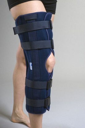 Attelle de genou pour immobilisation ou traitement post-opératoire